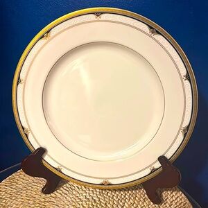 Mikasa Fine China Silver Shells 12” Chop Plate Round Platter Disconnect Piece